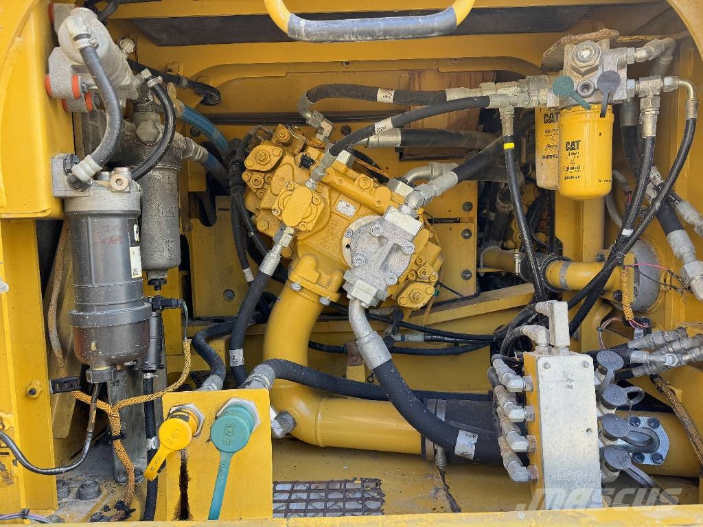 CAT 329 EL Lánctalpas kotrók