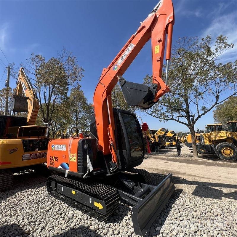 Hitachi ZX 60 حفارات زحافة