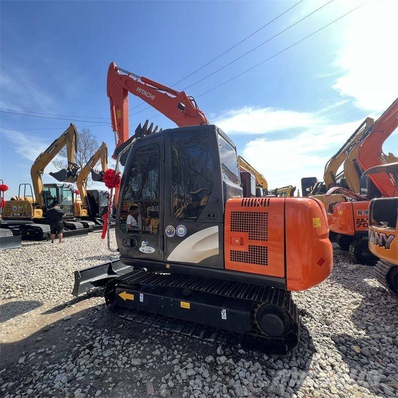 Hitachi ZX 60 حفارات زحافة