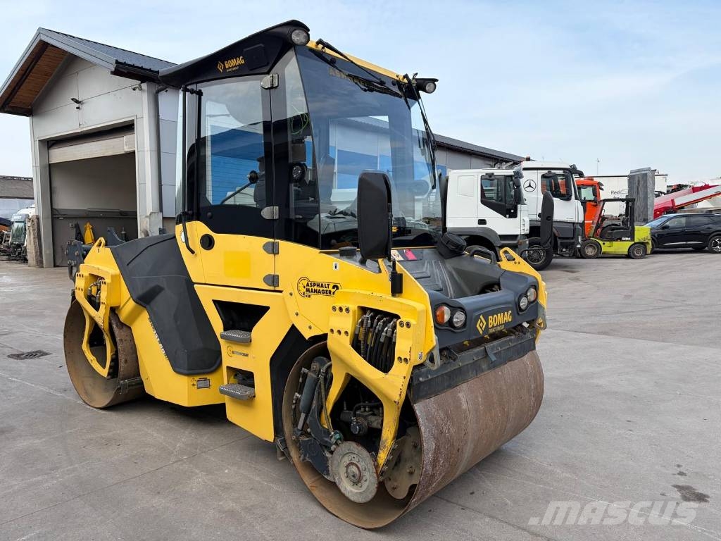 Bomag BW 151 AD-5 مداحل ثنائية الاسطوانة