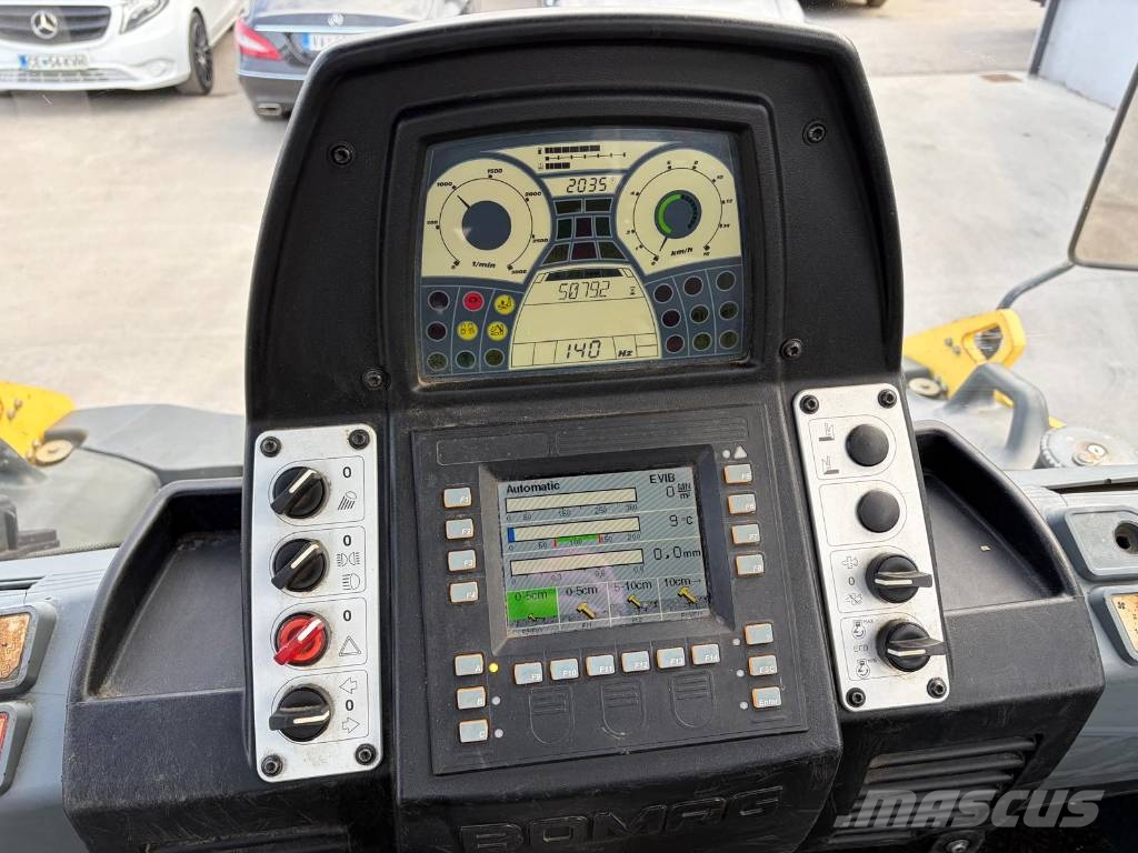 Bomag BW 151 AD-5 مداحل ثنائية الاسطوانة