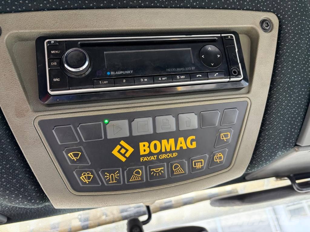 Bomag BW 151 AD-5 مداحل ثنائية الاسطوانة