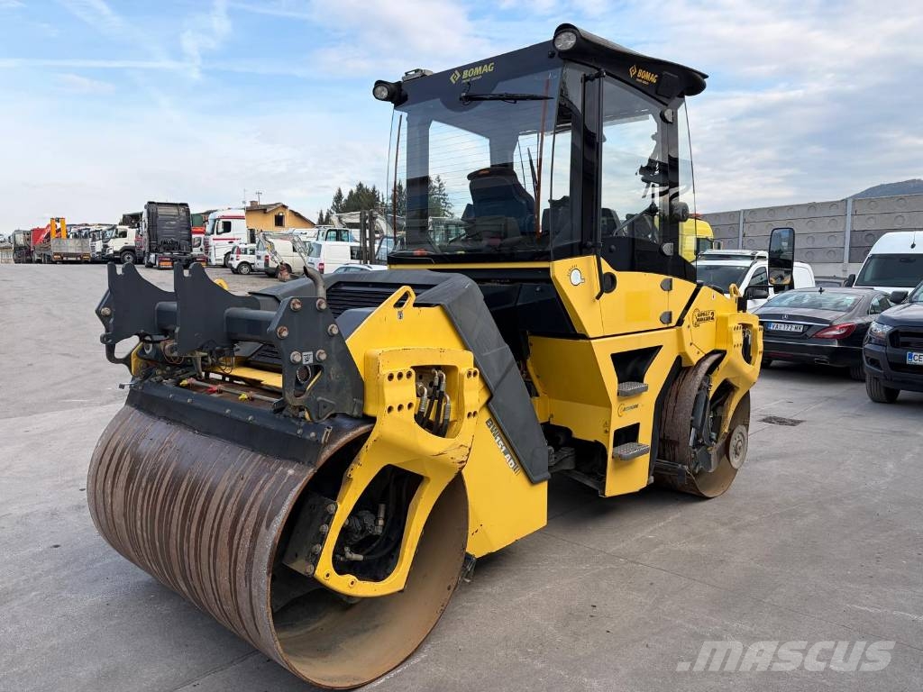 Bomag BW 151 AD-5 مداحل ثنائية الاسطوانة