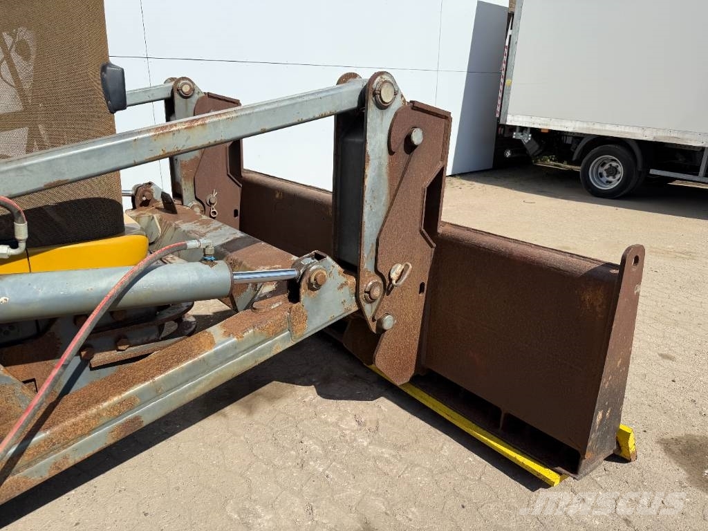 CAT Challenger MT865B - German Machine / Front Blade الجرارات