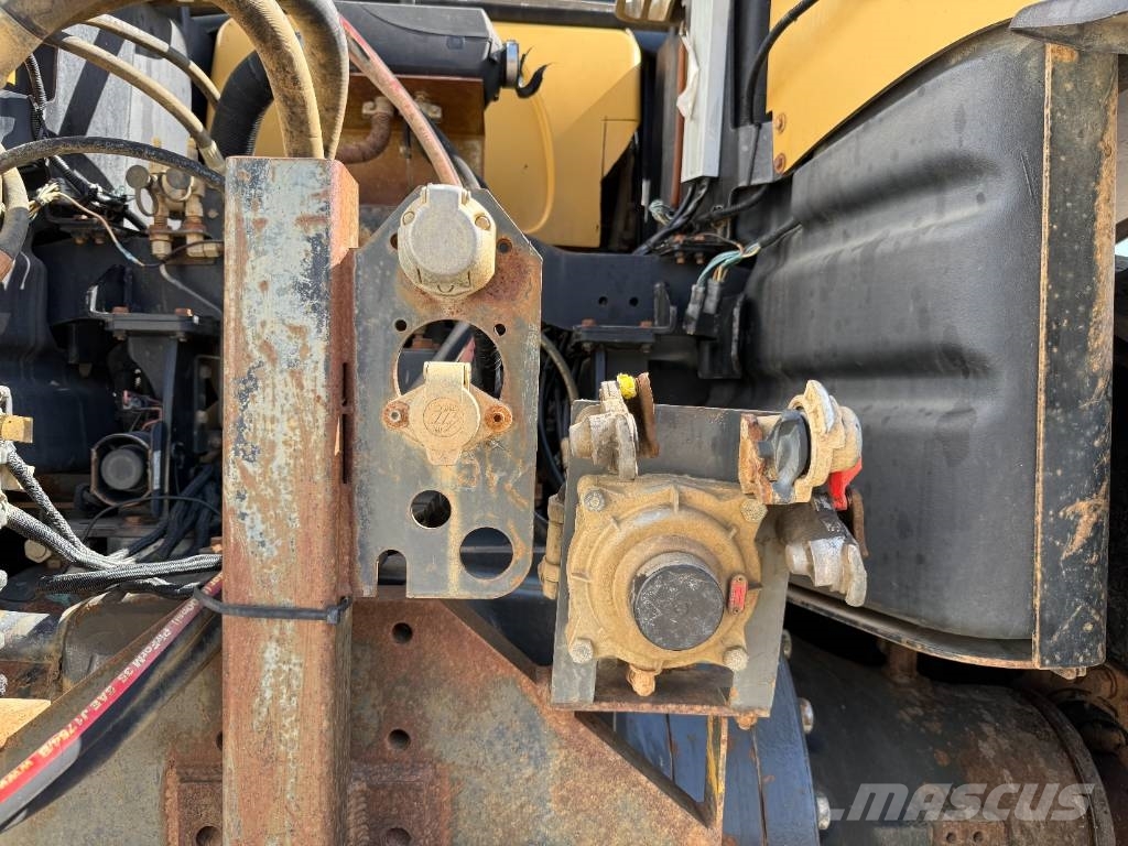 CAT Challenger MT865B - German Machine / Front Blade الجرارات