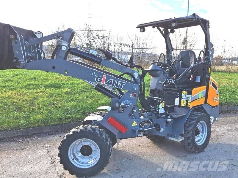 GiANT G 2200 E X-Tra Elektro / electric Carregadoras de direcção deslizante