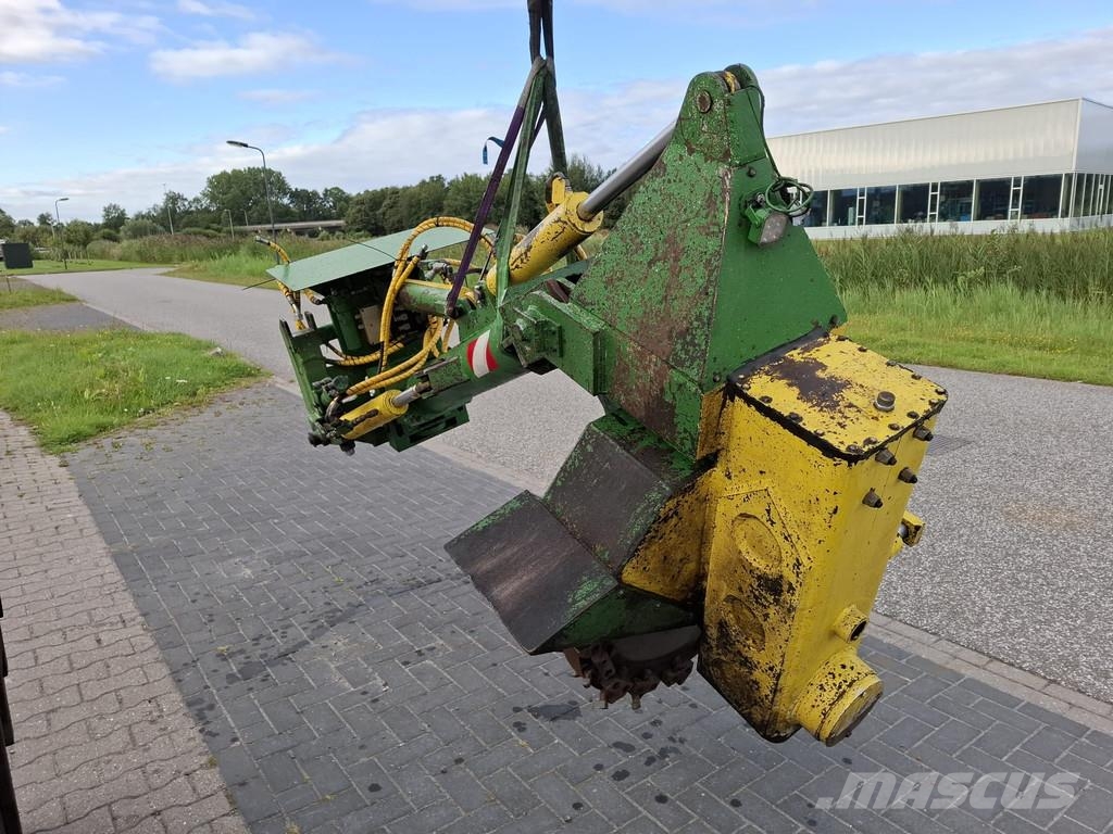 Stobbenfrees Stobbenfrees Trekker aanbouw Forestry mulchers