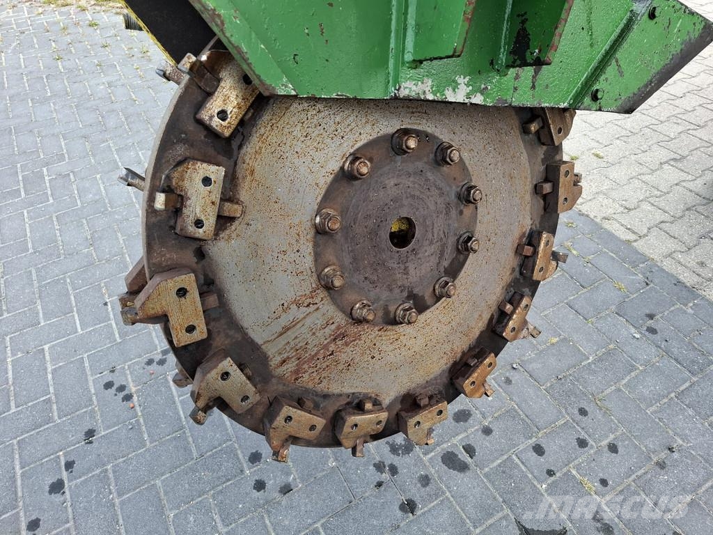 Stobbenfrees Stobbenfrees Trekker aanbouw Forestry mulchers