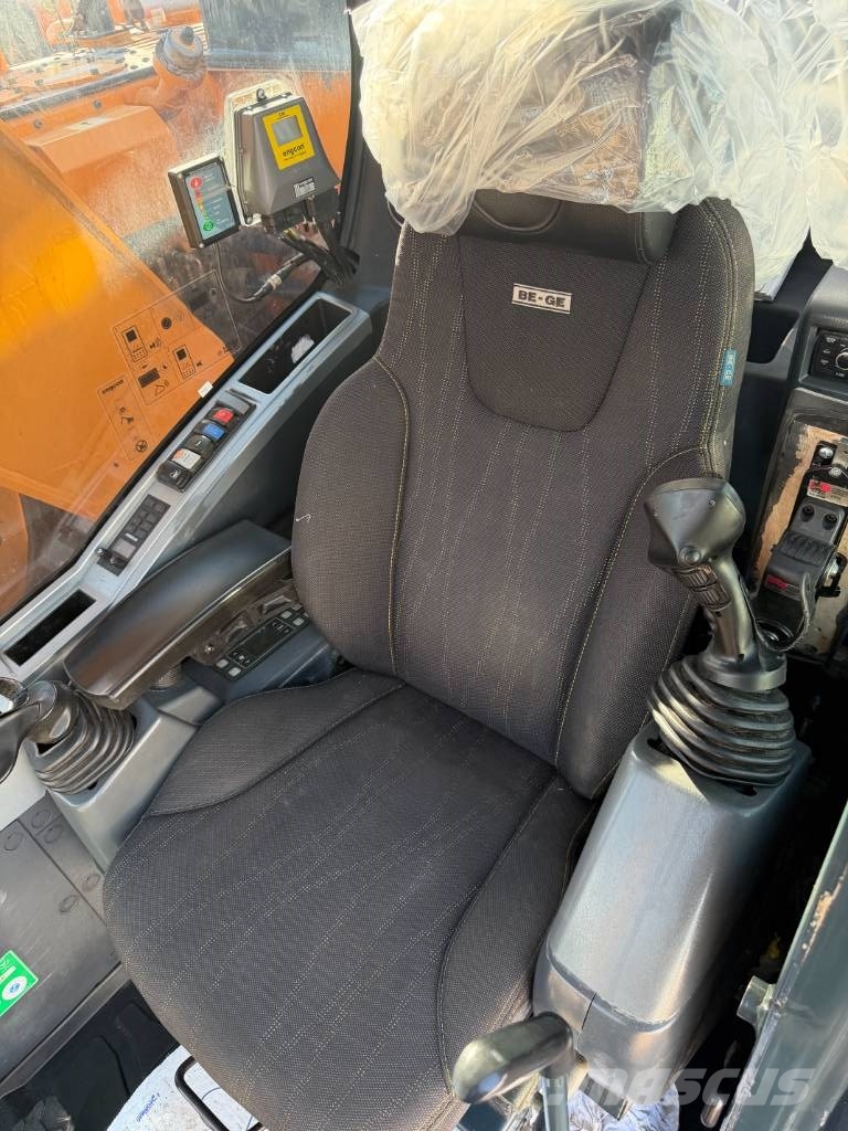 Hyundai HX235LCR Kāpurķēžu ekskavatori