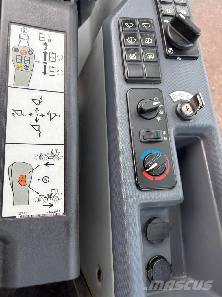 Bobcat L 85 BAK EN LEPELS AIRCO!! Iekrāvēji uz riteņiem