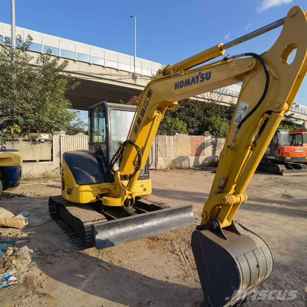 Komatsu PC 40 小型挖掘机