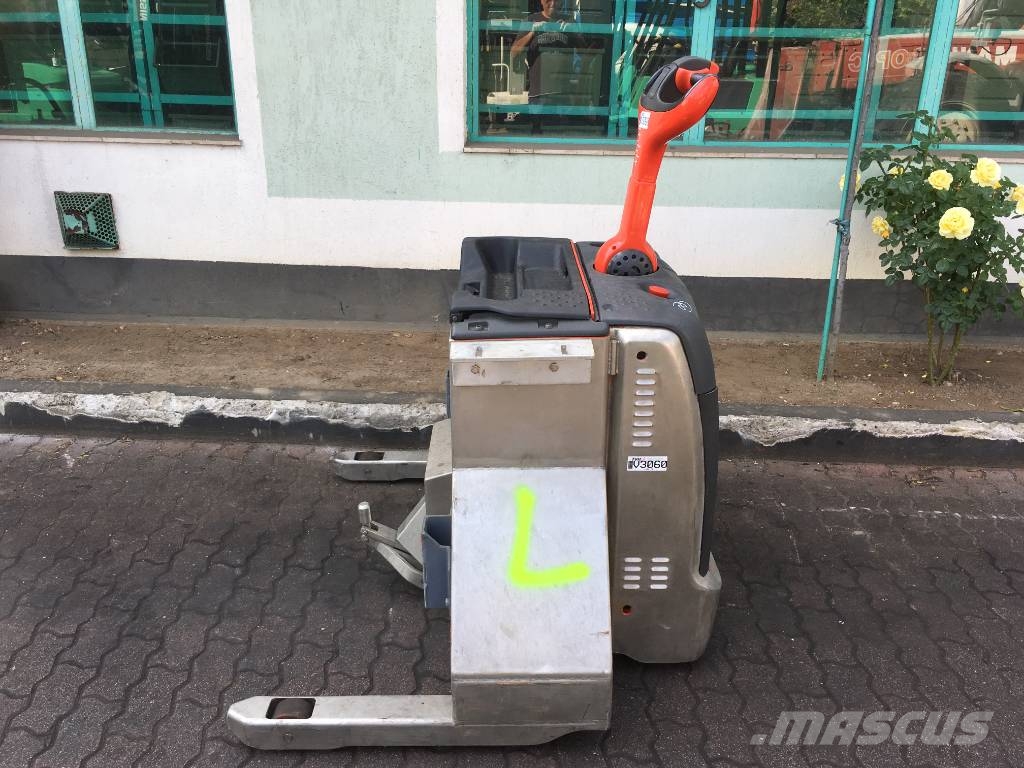 Linde T30 TOWING STACKER V-3060 OB Vučna vozila