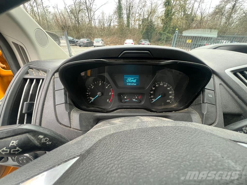 Ford Transit شاحنات مسطحة/مفصلية الجوانب