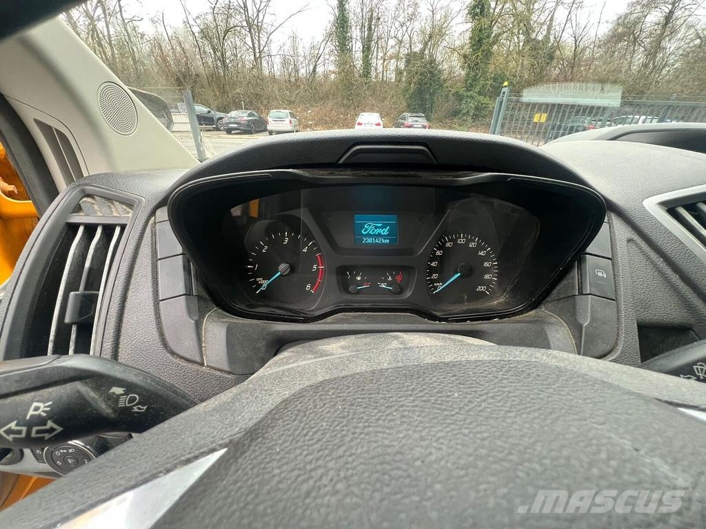 Ford Transit 플랫베드/드롭사이드 트럭
