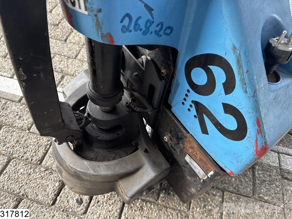 Hanselifter E-BF-06 1500 kg, 0,8 kW Pedestrian power pallet trucks