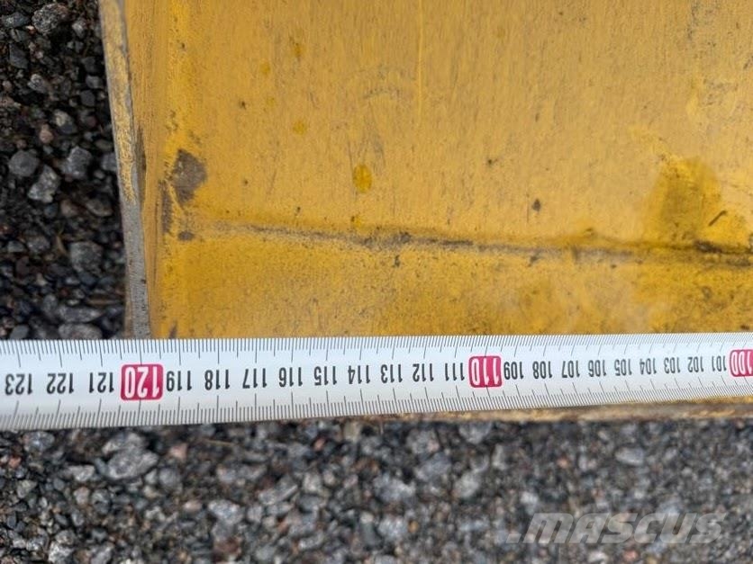 Komatsu PC55MR حفارات وسط 7 طن - 12 طن