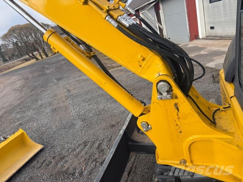 Komatsu PC55MR حفارات وسط 7 طن - 12 طن