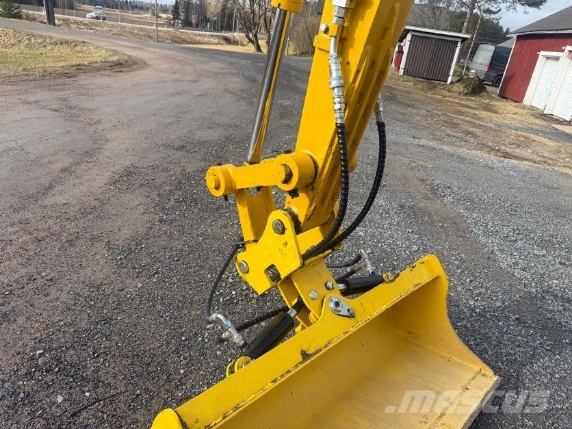Komatsu PC55MR حفارات وسط 7 طن - 12 طن