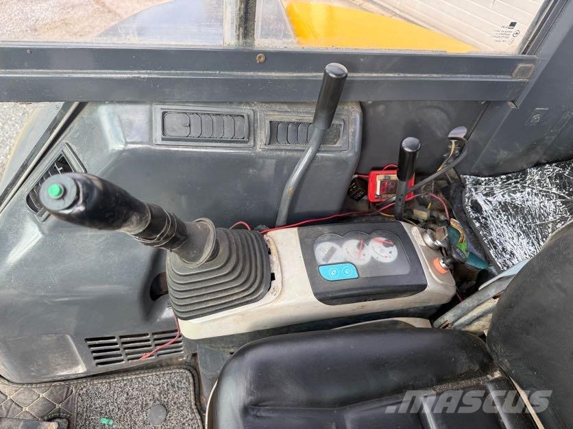 Komatsu PC55MR حفارات وسط 7 طن - 12 طن