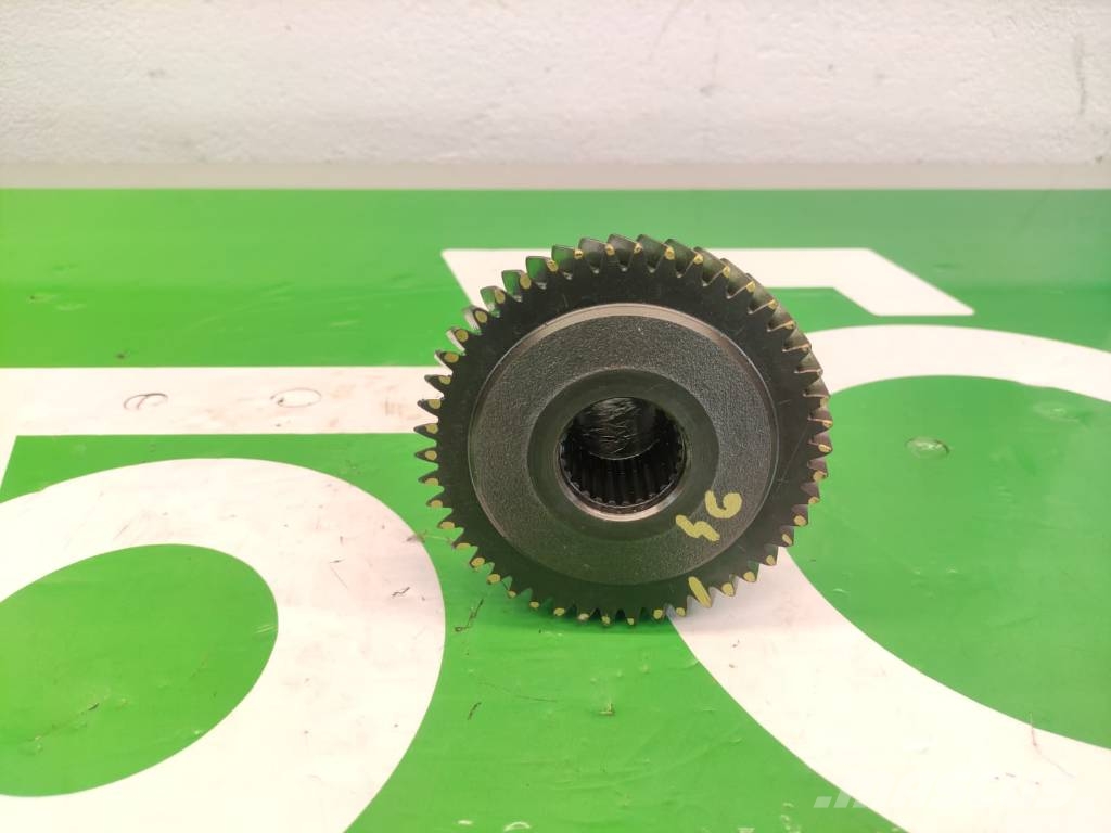 Fendt 818 SPIRAL GEAR ZF 2094.310.054 F824100220010 Chassis