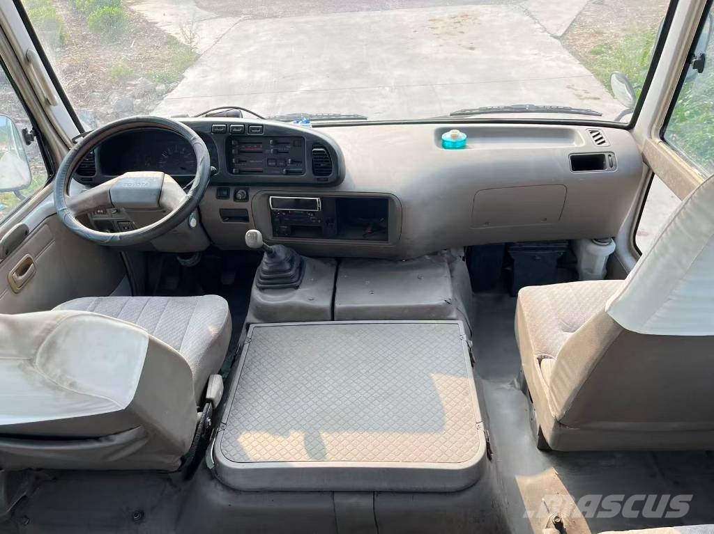 Toyota Coaster Mikroautobusai