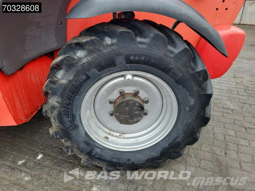 Manitou MT1440 مناولات متداخلة