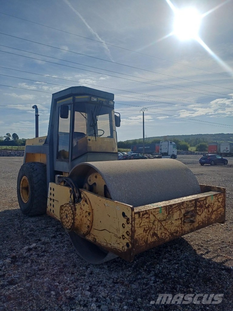 Bomag BW 219 D-2 مداحل أحادية الأسطوانة