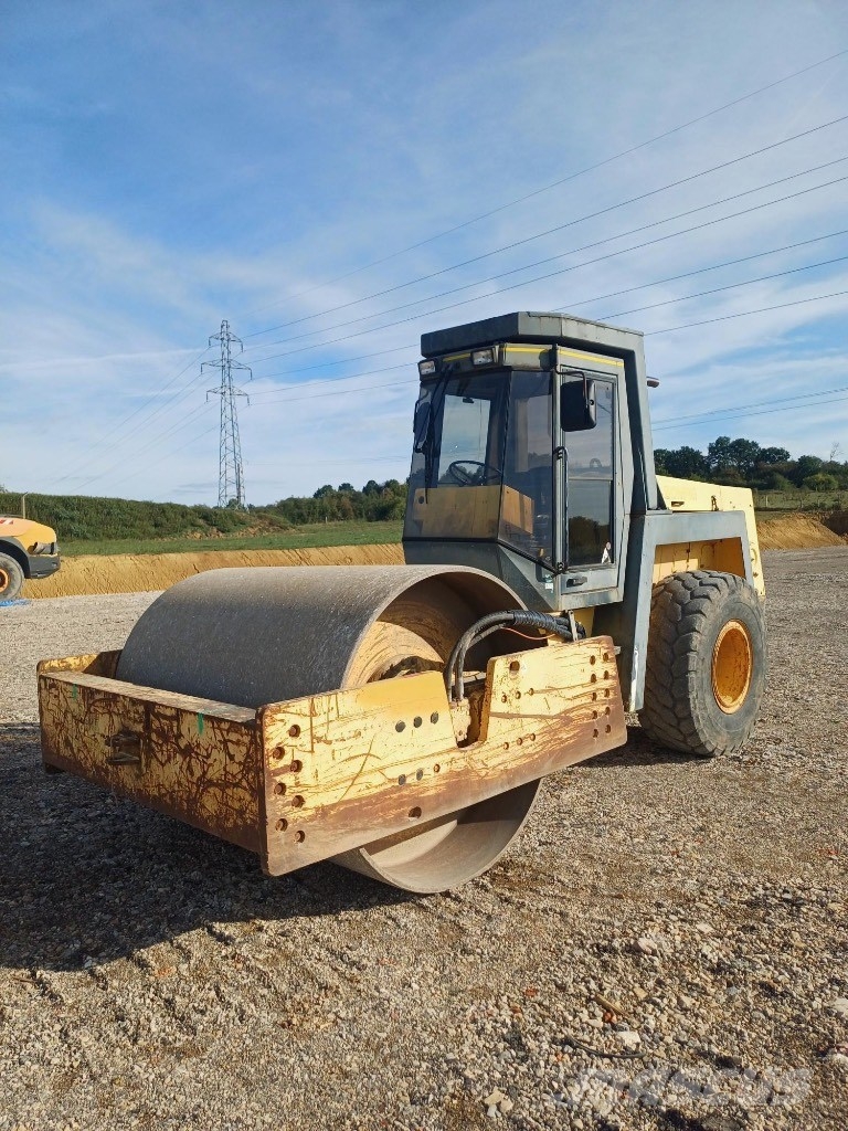 Bomag BW 219 D-2 مداحل أحادية الأسطوانة