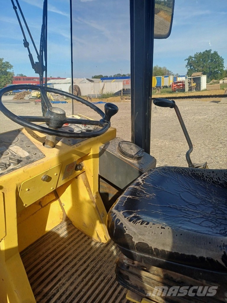 Bomag BW 219 D-2 مداحل أحادية الأسطوانة