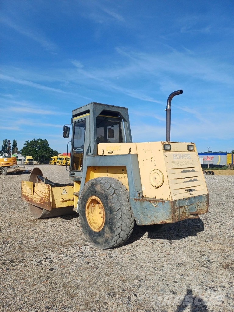 Bomag BW 219 D-2 مداحل أحادية الأسطوانة