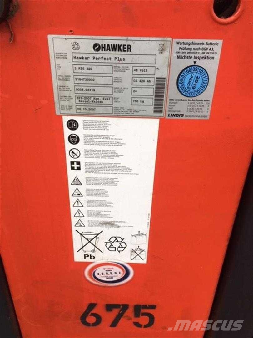 Linde V11 Korkeakeräilytrukit