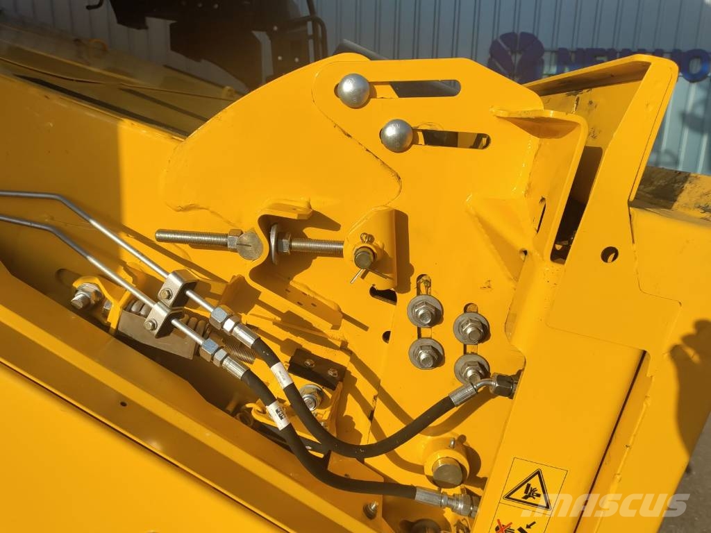 New Holland CX 8.90 SLH + MACDON FD230 Kombinované zberacie stroje