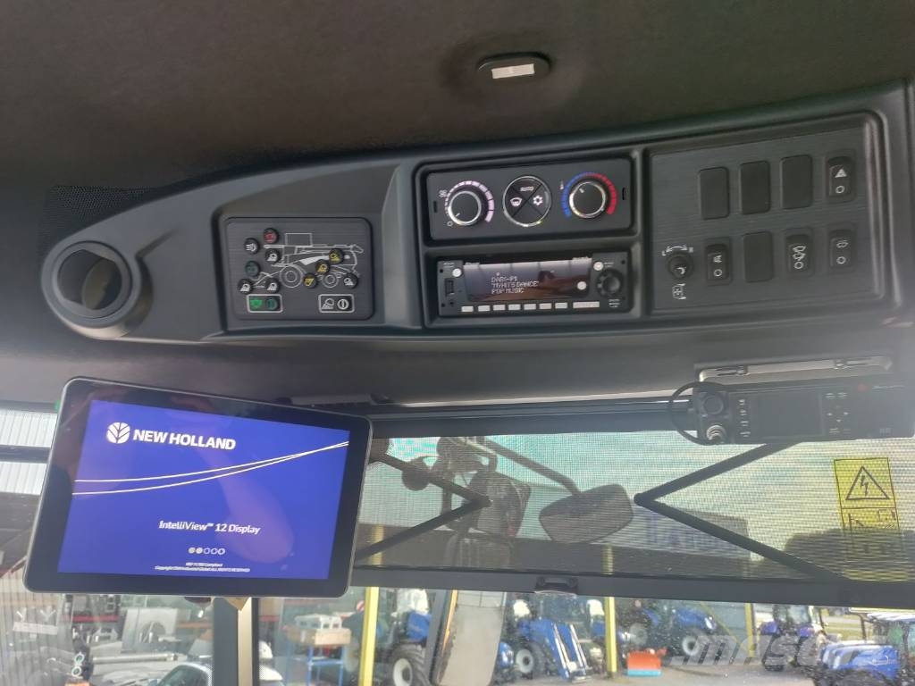 New Holland CX 8.90 SLH + MACDON FD230 Kombinované zberacie stroje