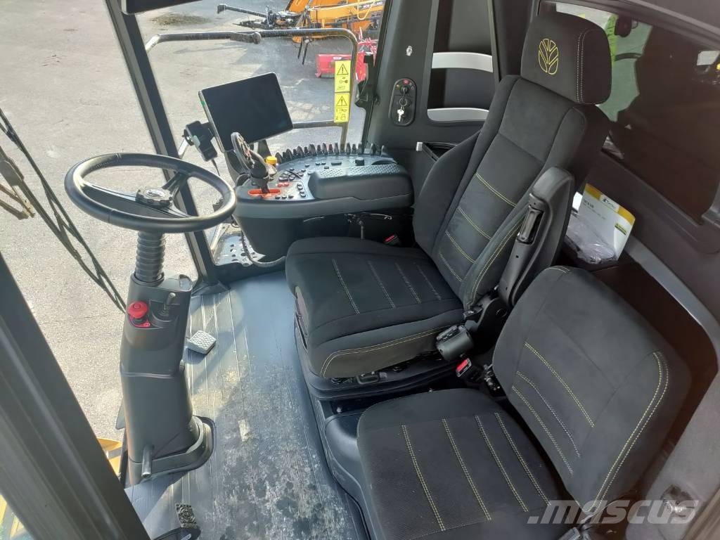 New Holland CX 8.90 SLH + MACDON FD230 Kombinované zberacie stroje