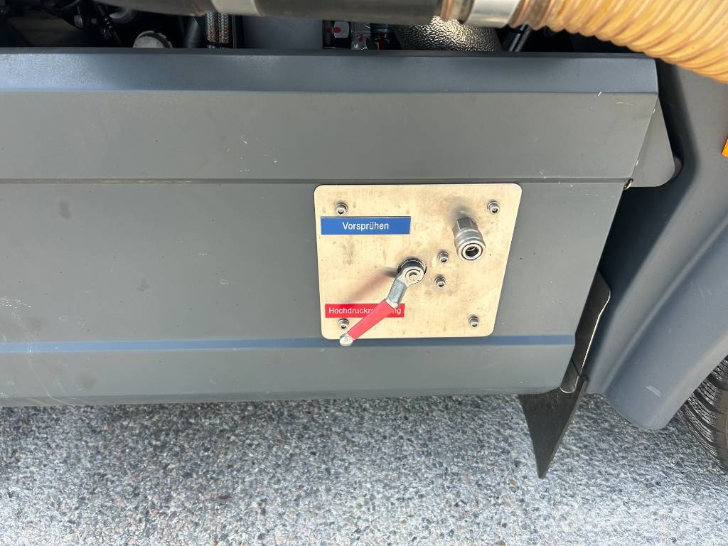 Multicar M31H mit ICT Aufbau Nettoyeur haute pression