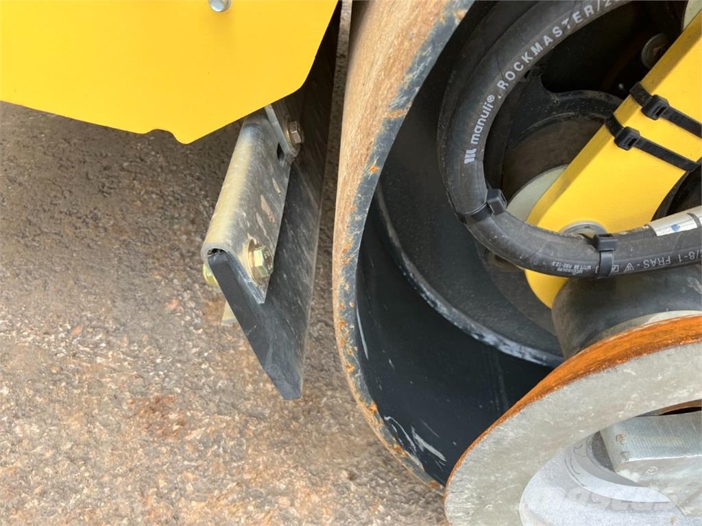 Bomag CN BW 120 AD-5 Dvojni valjarji
