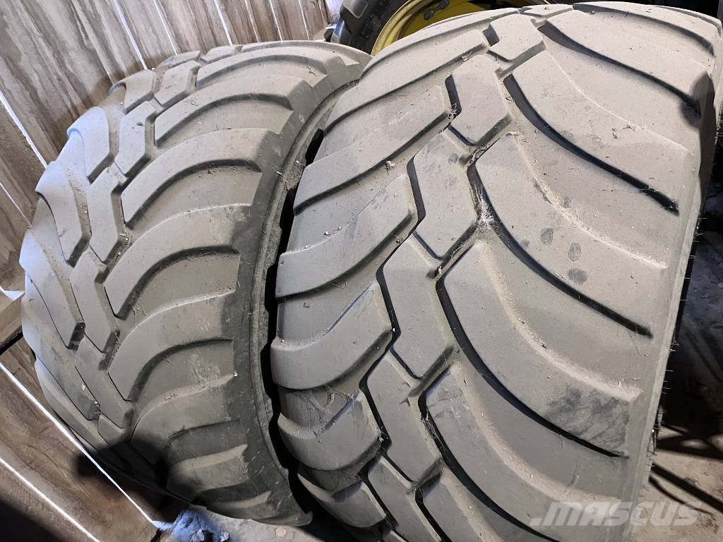 Trelleborg Twin Radial i fint skick 680/55R26,5 Gume, točkovi i felne