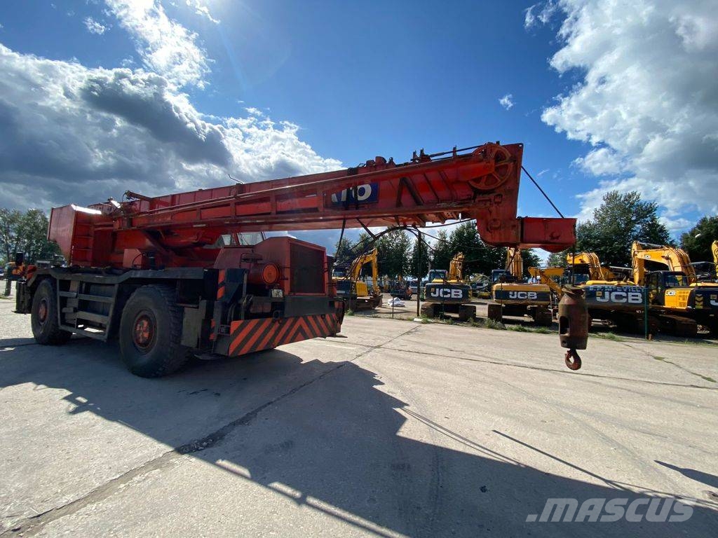 Kato KR 500 Ruw terrein kranen