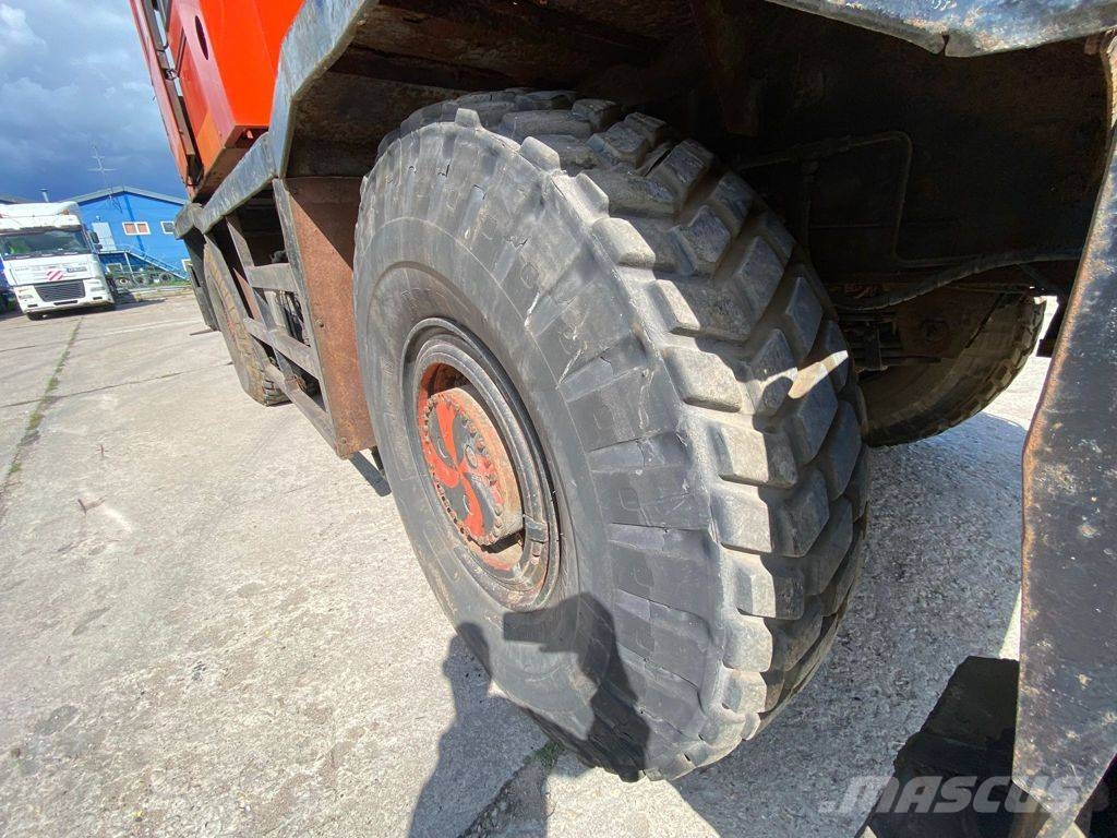 Kato KR 500 Ruw terrein kranen