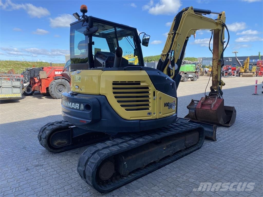 Yanmar VIO80-1A حفارات بعجل