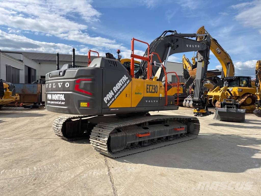 Volvo EC230 Uthyres/For Rental Pásová rýpadla