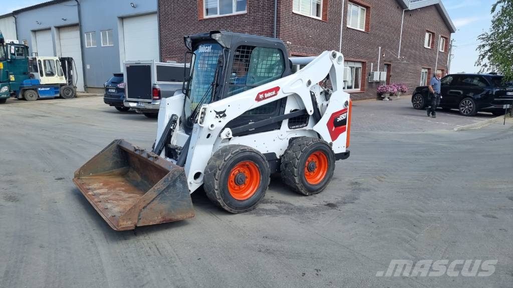Bobcat S 650 Krautuvai su šoniniu pasukimu