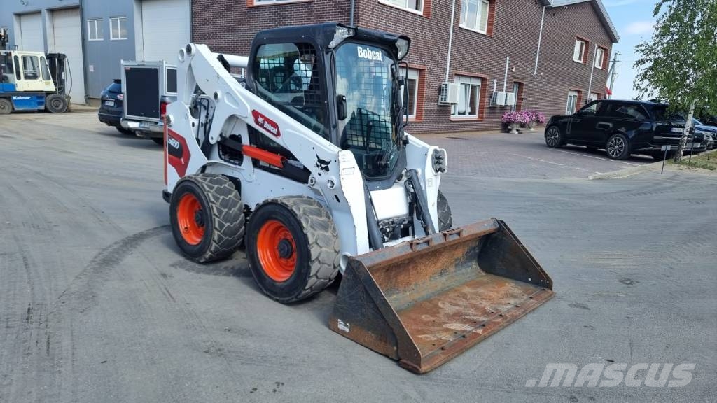 Bobcat S 650 Krautuvai su šoniniu pasukimu