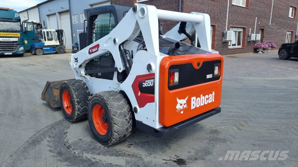 Bobcat S 650 Krautuvai su šoniniu pasukimu