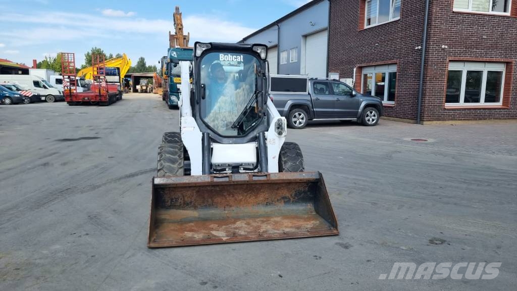 Bobcat S 650 Krautuvai su šoniniu pasukimu