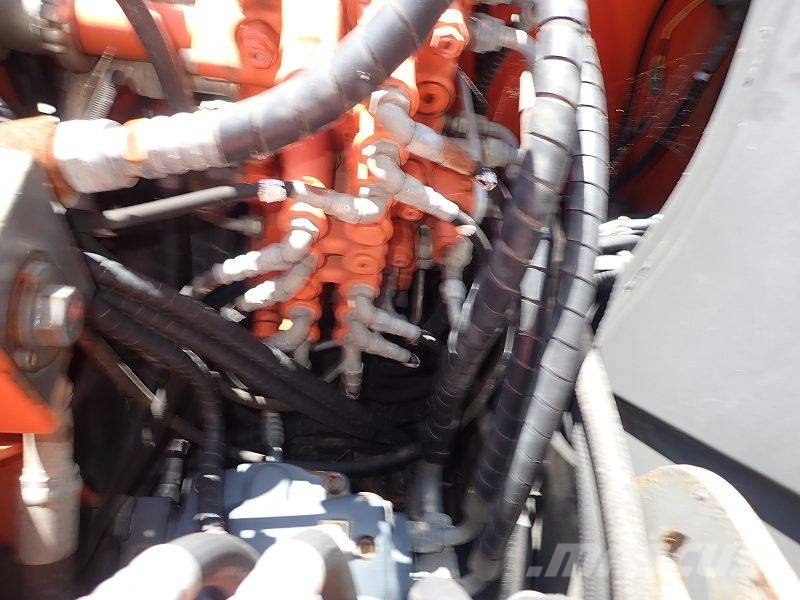 Hitachi ZX70‑3 Εκσκαφείς με ερπύστριες