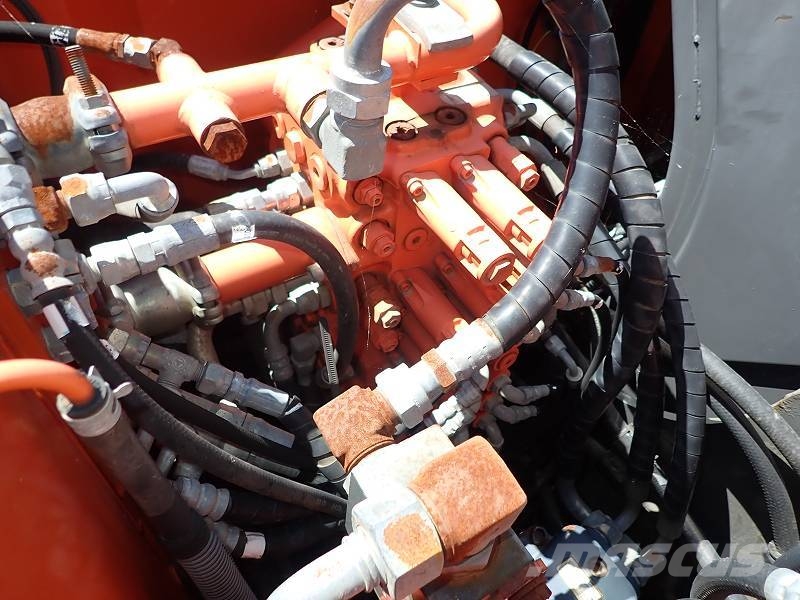 Hitachi ZX70‑3 Εκσκαφείς με ερπύστριες