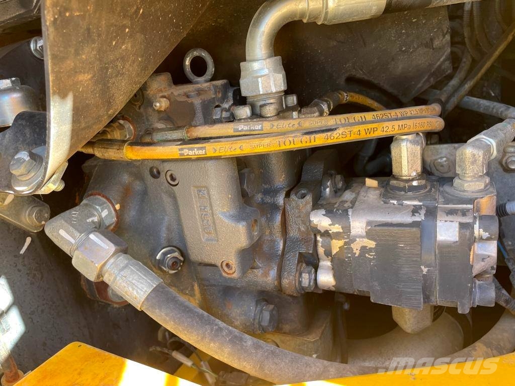 Komatsu PW98MR-11E0 Εκσκαφείς με τροχούς - λάστιχα