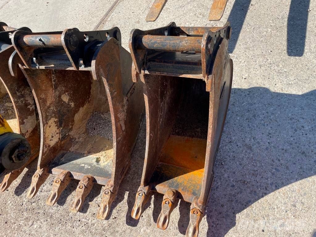 Komatsu PW98MR-11E0 Εκσκαφείς με τροχούς - λάστιχα