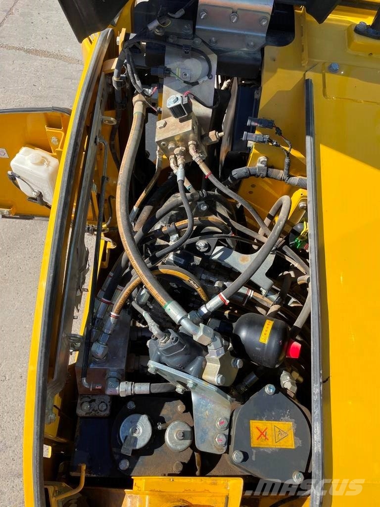 Komatsu PW98MR-11E0 Εκσκαφείς με τροχούς - λάστιχα